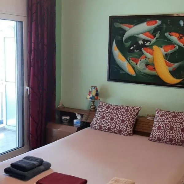 Stylish apartment close to Rafina port，位于拉斐那的酒店