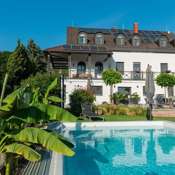 Katzer Villa，位于鲍道乔尼特尔代米茨的酒店
