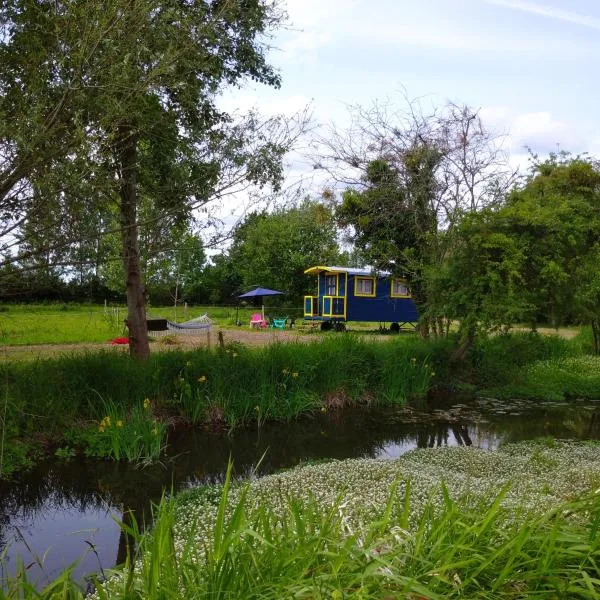 Les roulottes du Moulin de Palet，位于Le Guédéniau的酒店