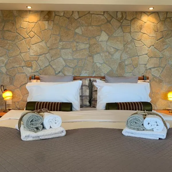 DoorMat# Wait 'N Sea, Jacuzzi, Luxury Stone House，位于埃帕诺米的酒店