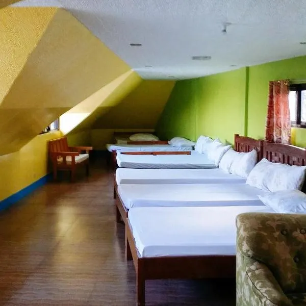 RedDoorz Hostel at Baguio Tourist Cabin，位于碧瑶的酒店