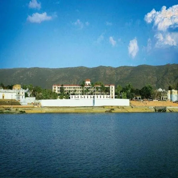 普什卡宫酒店，位于Sarādhna的酒店