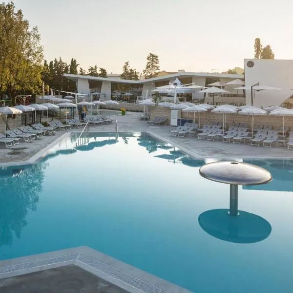 Falkensteiner Premium Mobile Homes and Camping Zadar，位于扎达尔的酒店