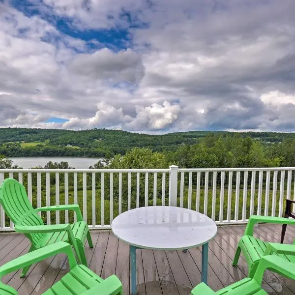 Private Retreat with Deck 1 Mi From Cowanesque Lake，位于佩恩提德波斯特的酒店