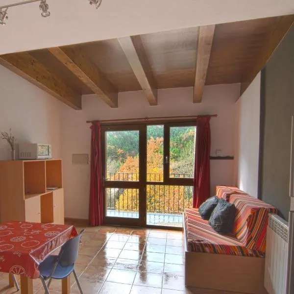 Aula Natura La Salle - Cal Cerdanyola，位于巴加的酒店