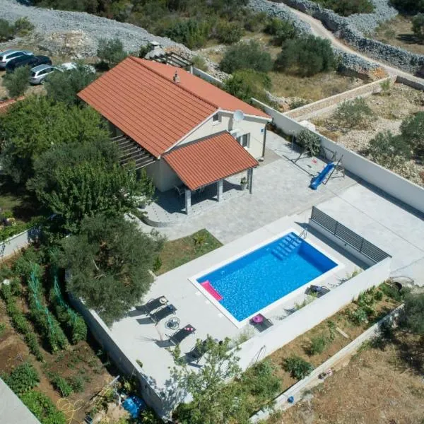 Villa Divna Vodice-Srima，位于斯里马的酒店