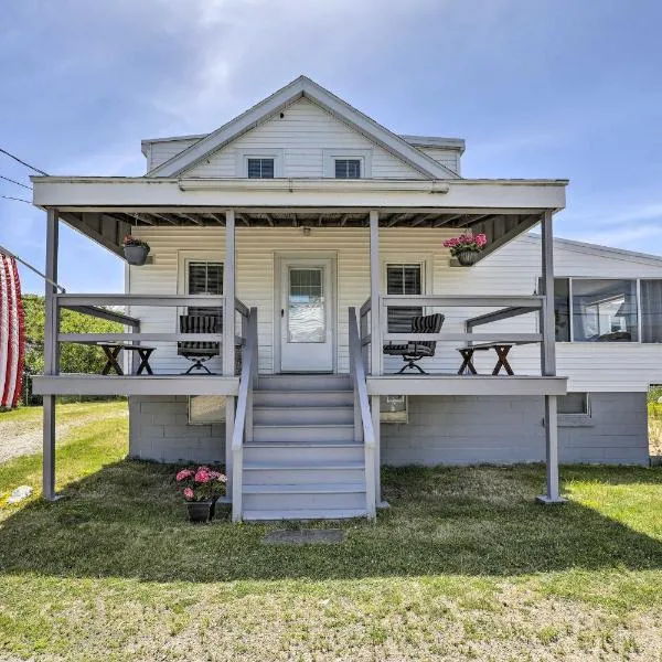 Plum Island Retreat about 1-Block Walk to Beach!，位于纽伯里波特的酒店