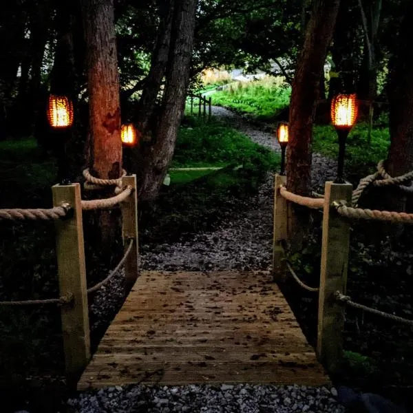 Emlyn's Coppice - Luxury Woodland Glamping，位于莫尔德的酒店