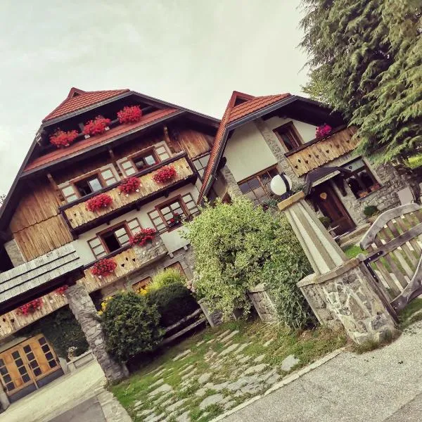 Apartma Alpski vrt，位于Šebrelje的酒店