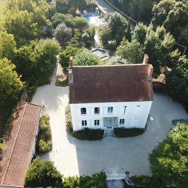 Le Logis du Canal，位于马雷讷的酒店
