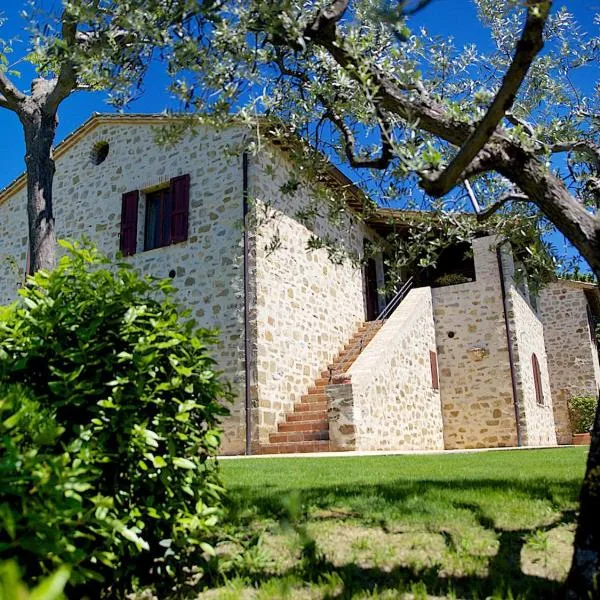 Agriturismo Le Colombe Assisi，位于Giomici的酒店