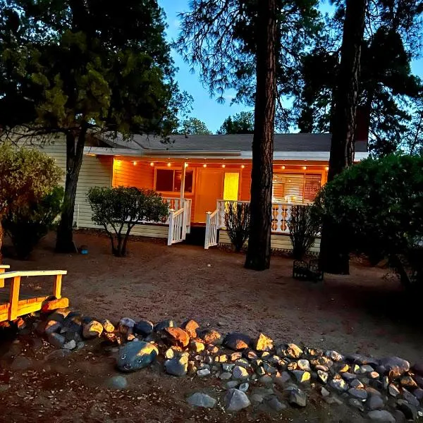 Hidden Gem Retreat in the Heart of Payson，位于Pine的酒店