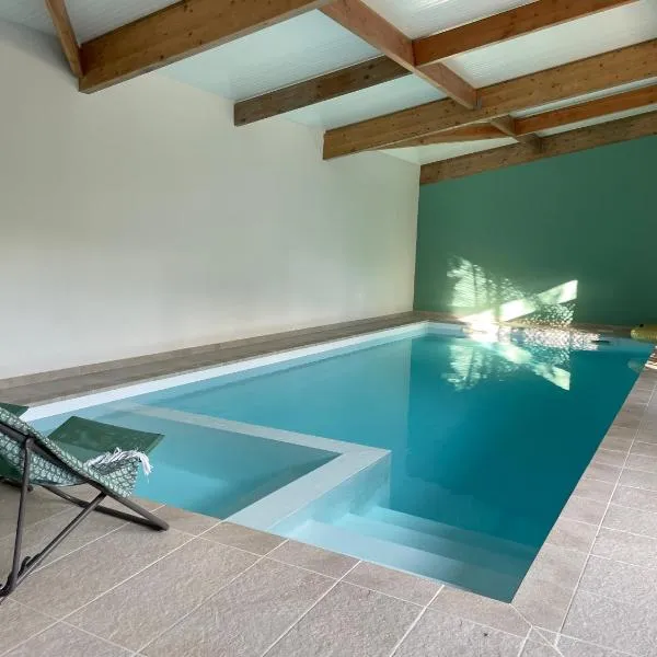 Villa La Luciole Piscine interieure，位于巴讷维尔-卡特里特的酒店