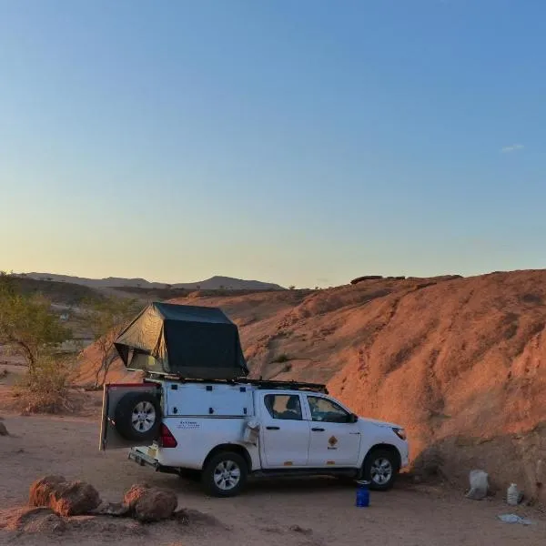 Ozohere Campsite and Himba Village，位于Uis的酒店