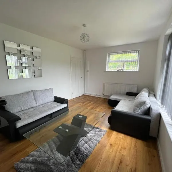 Cosy home near NEC, BHX Bullring & Solihull，位于萨顿科尔菲尔德的酒店