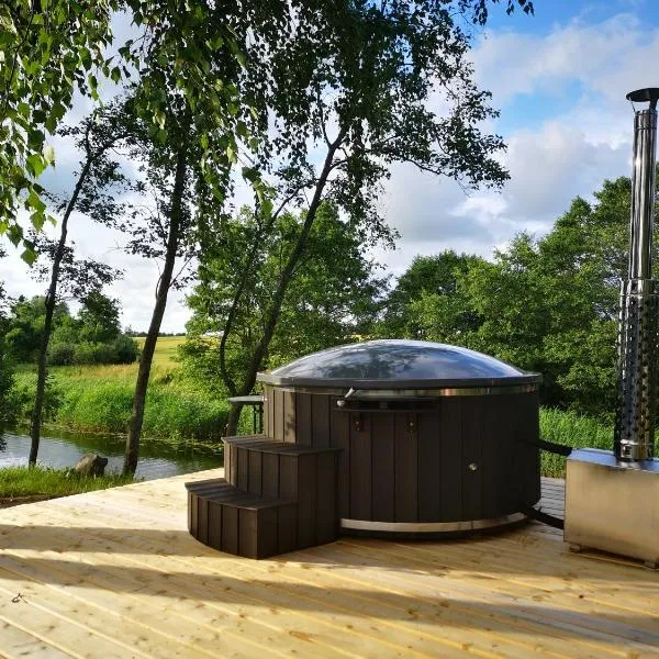 Vila su sauna ir baseinu gamtos apsuptyje，位于Vilkyčiai的酒店