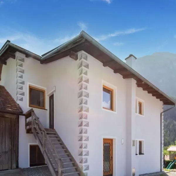 Cozy Holiday Home in Tyrol near Ski Area，位于厄茨的酒店