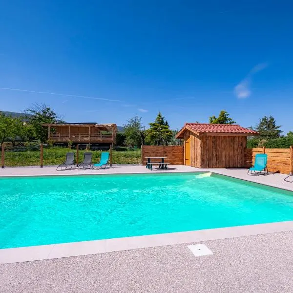Eco Lodge, terrasse, piscine, Parc du Pilat，位于Saint-Appolinard的酒店