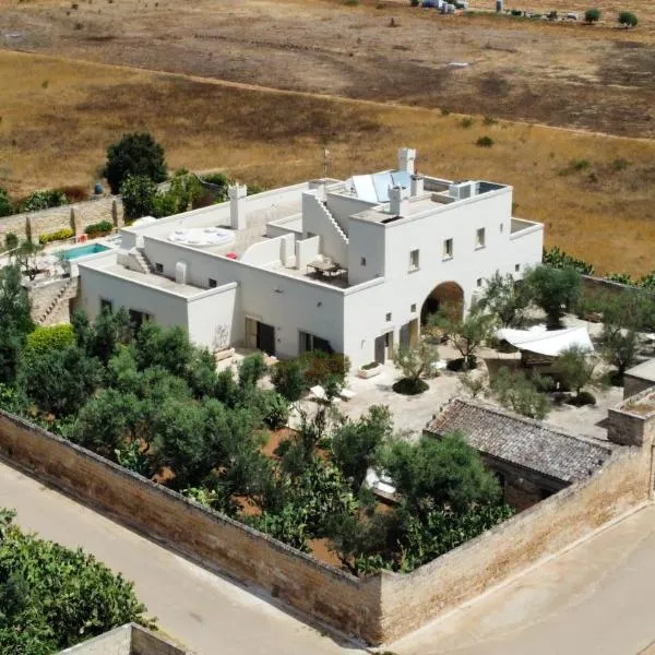 Masseria Bernardini Art Resort，位于Trepuzzi的酒店