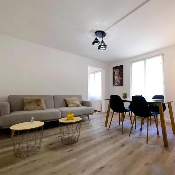 Appartement au coeur de Cours La Ville，位于Mardore的酒店