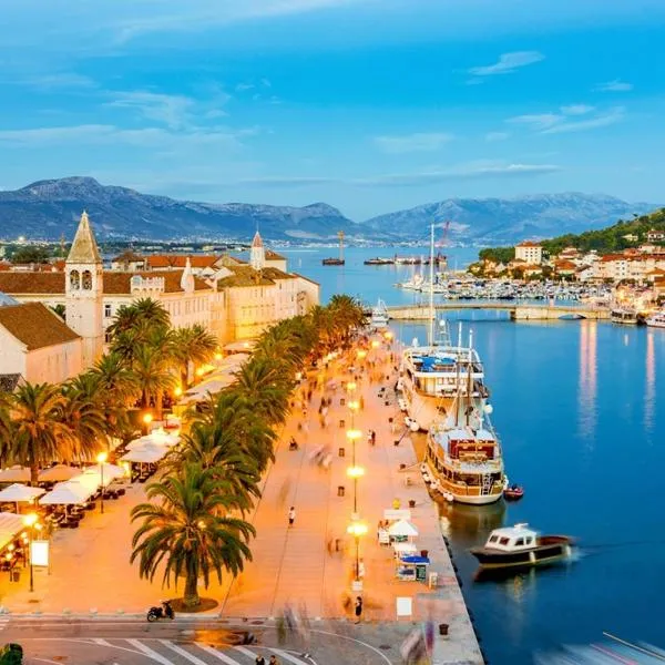 Mimoza Trogir，位于特罗吉尔的酒店