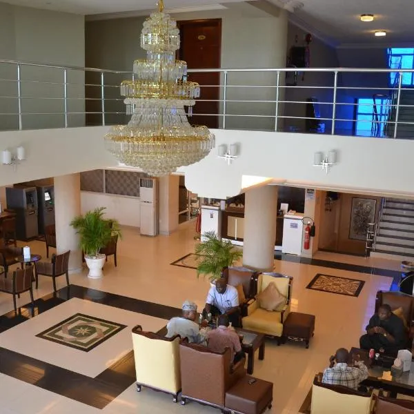 Nobila Airport Hotel，位于Pahou的酒店