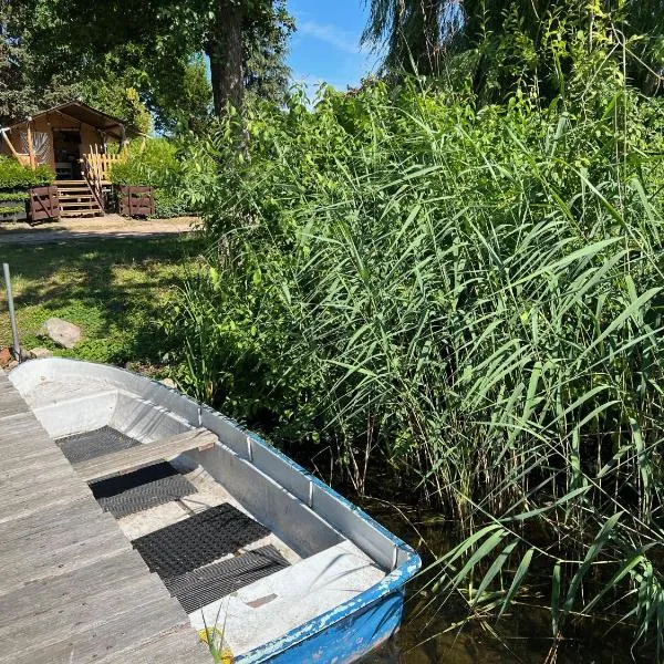 'Glamping' Angelzelt am See mit Steg und Boot (Mecklenburger Seenplatte)，位于Blankensee的酒店