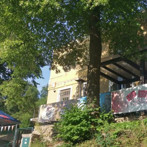 Na Skalce，位于迪耶河畔弗拉诺夫的酒店
