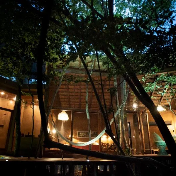 OJO DE ÁRBOL, boutique cabin in the real jungle，位于Francisco Uh May的酒店