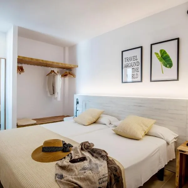 Apartamentos Es Pujols - Emar Hotels，位于埃斯普霍斯的酒店