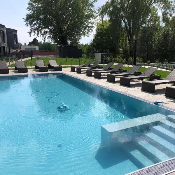 25h SPA-Residenz POOLs IN & OUT, private Garden & Beach，位于滨湖新锡德尔的酒店