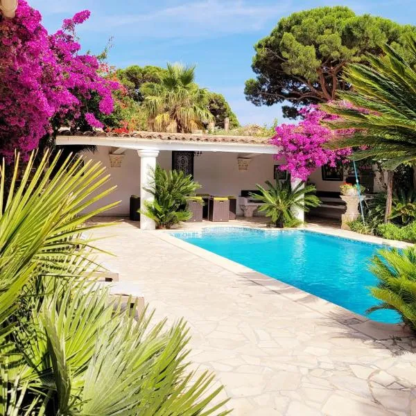 Villa Provençale â Sainte Maxime, Golf de Saint Tropez，位于圣马克西姆的酒店