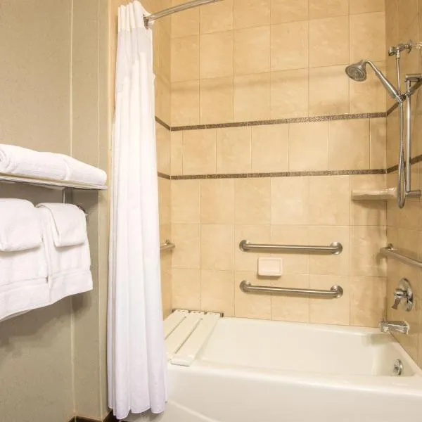 卡斯帕尔I-25快捷假日酒店，位于卡斯珀的酒店