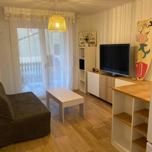 Joli appartement proche océan et centre ville，位于拉卡诺的酒店