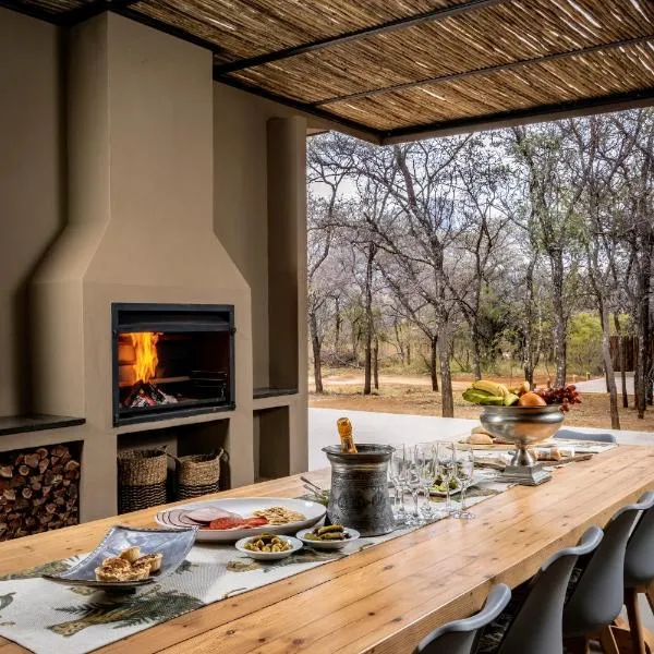 Queen of Sheba, Self-Catering House at Buffelshuis Safari Camp，位于莫科帕内的酒店