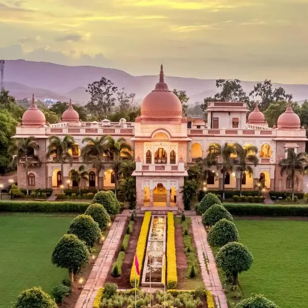 WelcomHeritage Shivavilas Palace, HAMPI，位于Sandūr的酒店