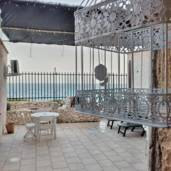 Punta Correnti Seaview Apartments, Castro Marina，位于莱切省卡斯特罗的酒店