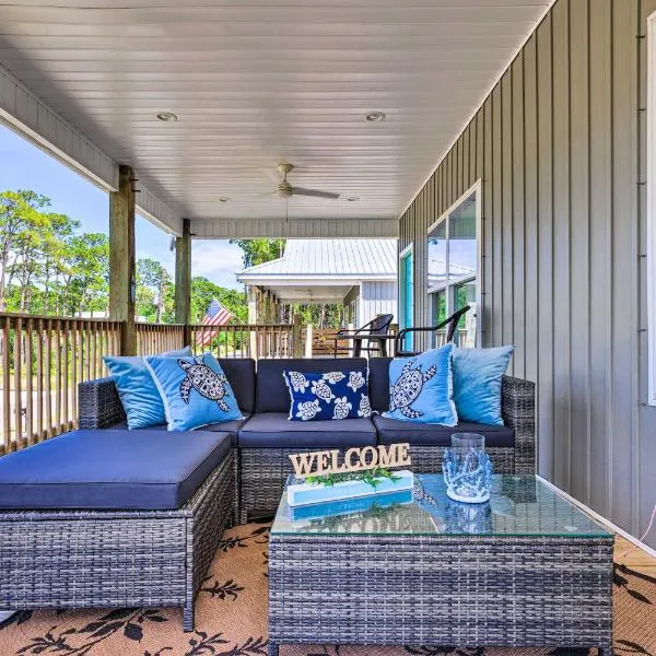 Dauphin Island Retreat 2 Blocks to Beach!，位于多芬岛的酒店