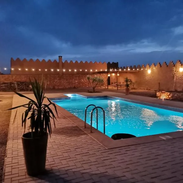 Ksar Montana Gîtes, Chambres piscine，位于Taforhalt的酒店