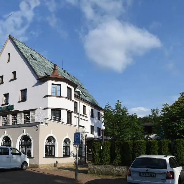 武叶日喀酒店，位于Mníšek的酒店