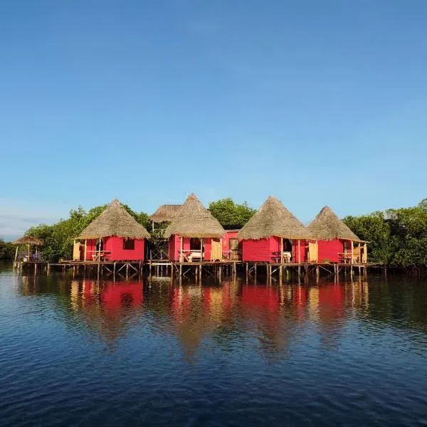 Urraca Private Island Bocas del Toro，位于Punta Laurel的酒店