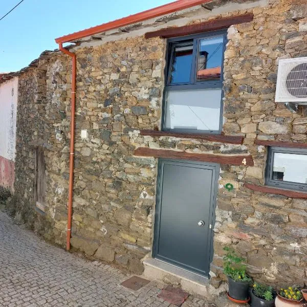 O Palheirinho - Turismo Rural - Bragança，位于Mós的酒店