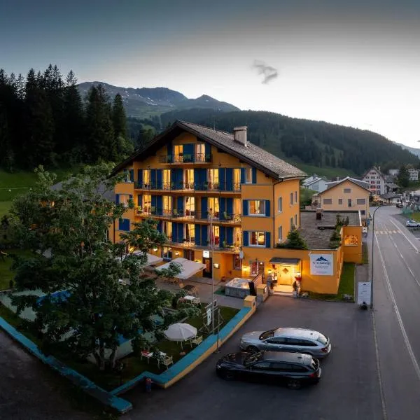 Grischalodge das Hotel mit Bergblick seit 1929 - schlicht, preiswert und mit einem touch Nostalgie,位于帕尔潘的酒店