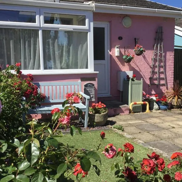 Gower Bungalow Mumbles，位于Bishopston的酒店