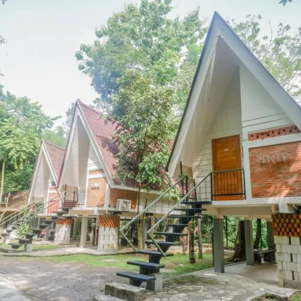 Urbanview Resort Kampoeng Media Yogyakarta by RedDoorz，位于Ngaglik的酒店