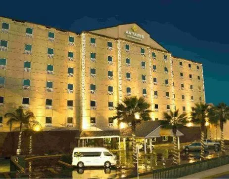 安塔瑞丝加莱里亚斯酒店，位于Guadalupe的酒店