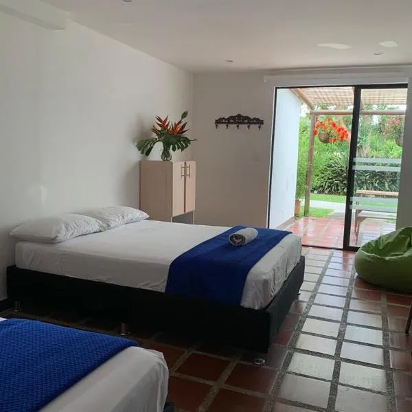 Hotel CSI Llanogrande，位于里奥内格罗的酒店