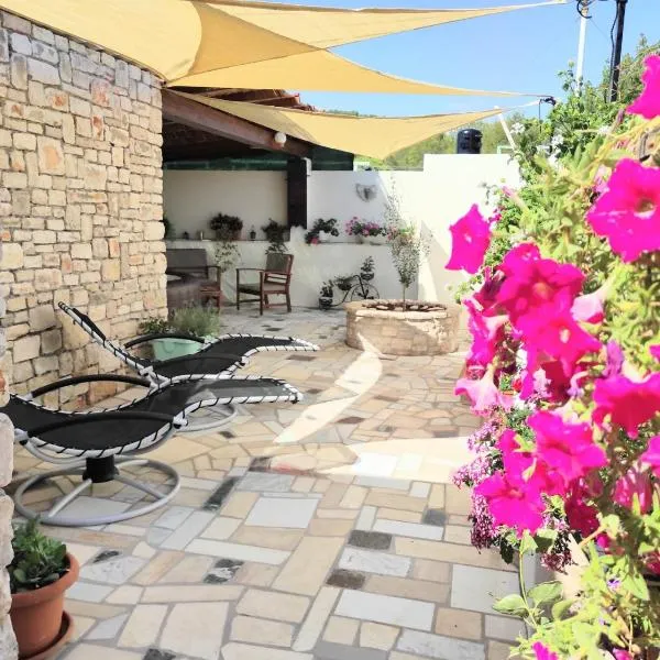 HOLIDAY HOME ZLOPOJE，位于维斯的酒店