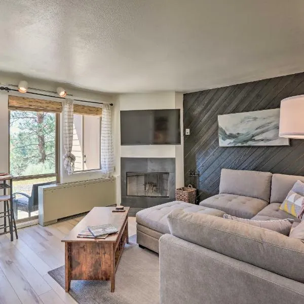 Resort Condo Retreat about 6 Mi to Downtown Bend!，位于本德的酒店