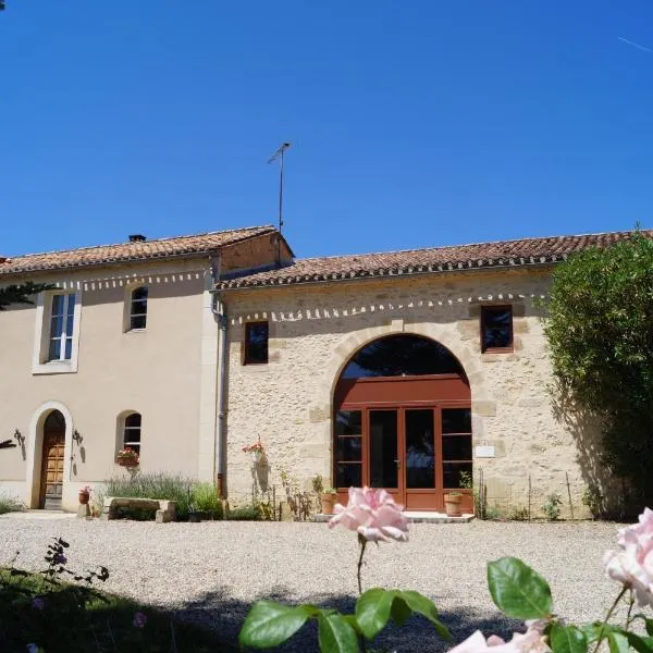 Chateau Le Livey，位于Saint-Pierre-dʼAurillac的酒店